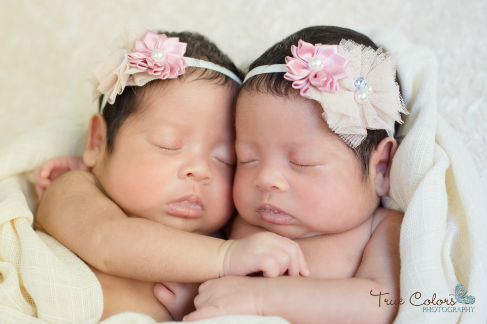 Abbotsford photographer newborn twins true colors photography