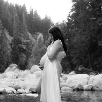 Abbotsford Maternity photographer true colors photography