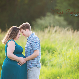 Maternity Photographer Abbotsford fraser valley studio and outdoor baby bump photography