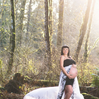 Abbotsford & Fraser Valley Maternity Photographer