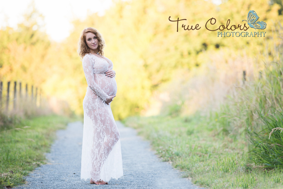 Maternity Photographer Abbotsford fraser valley studio and outdoor baby bump photography