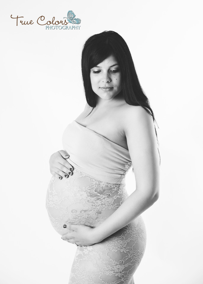 Maternity Photographer Abbotsford fraser valley studio outdoor