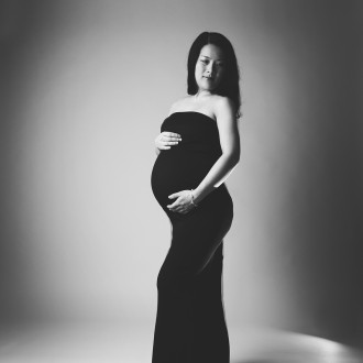 Maternity Photographer Abbotsford fraser valley studio and outdoor baby bump photography