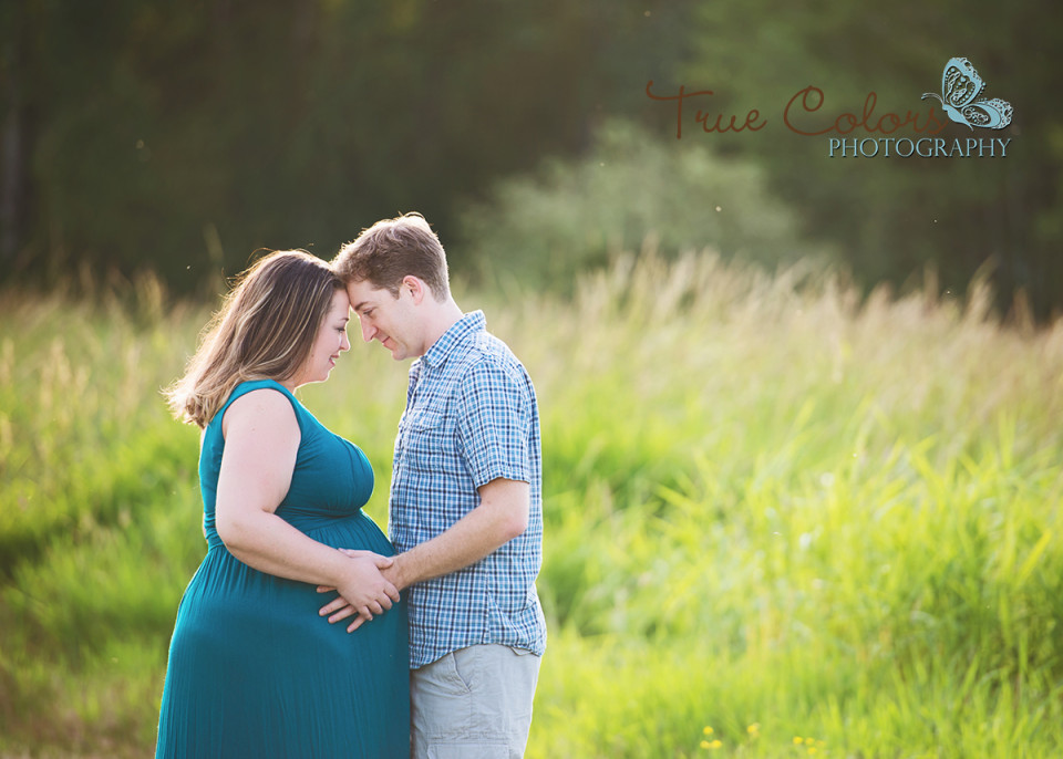 Maternity Photographer Abbotsford fraser valley studio and outdoor baby bump photography