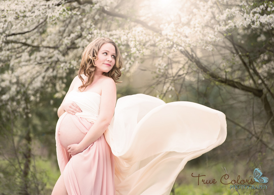 Maternity Photographer Abbotsford fraser valley studio and outdoor baby bump photography