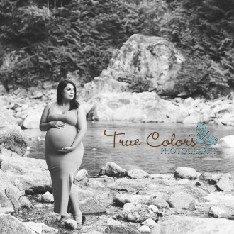 Maternity Photographer Abbotsford fraser valley studio outdoor