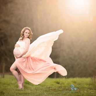 Maternity Photographer Abbotsford fraser valley studio and outdoor baby bump photography