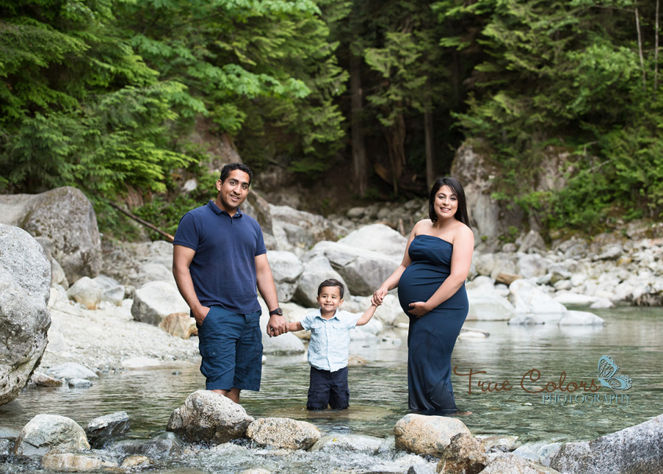 Maternity Photographer Abbotsford fraser valley studio outdoor