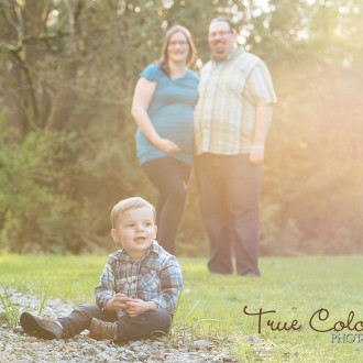 Maternity Photographer Abbotsford fraser valley studio and outdoor baby bump photography