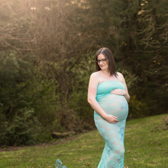 Maternity Photographer Abbotsford fraser valley studio and outdoor baby bump photography