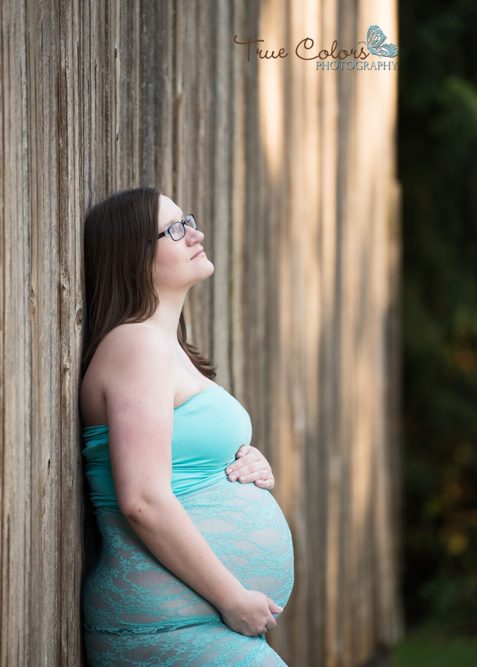 Maternity Photographer Abbotsford fraser valley studio and outdoor baby bump photography