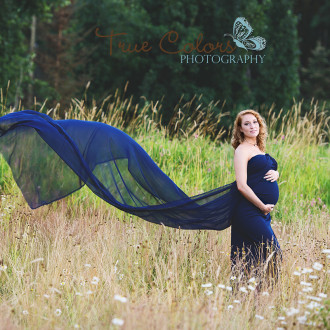 Maternity Photographer Abbotsford fraser valley studio and outdoor baby bump photography