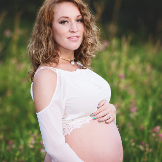 Maternity Photographer Abbotsford fraser valley studio and outdoor baby bump photography