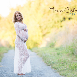 Maternity Photographer Abbotsford fraser valley studio and outdoor baby bump photography