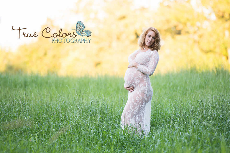 Maternity Photographer Abbotsford fraser valley studio and outdoor baby bump photography