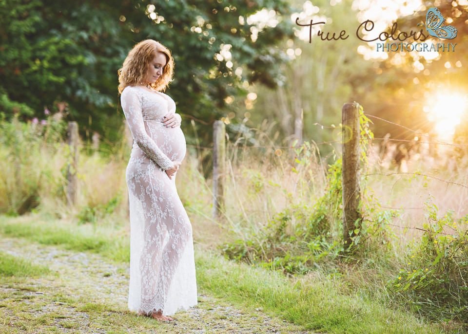 Maternity Photographer Abbotsford fraser valley studio and outdoor baby bump photography