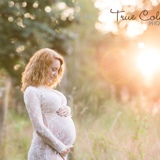 Maternity Photographer Abbotsford fraser valley studio and outdoor baby bump photography