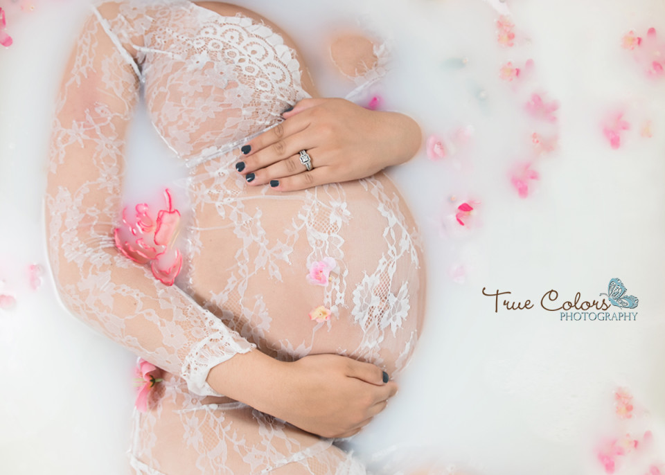 Maternity Photographer Abbotsford fraser valley studio outdoor