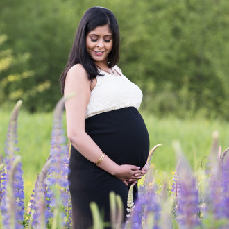 Maternity Photographer Abbotsford fraser valley studio outdoor