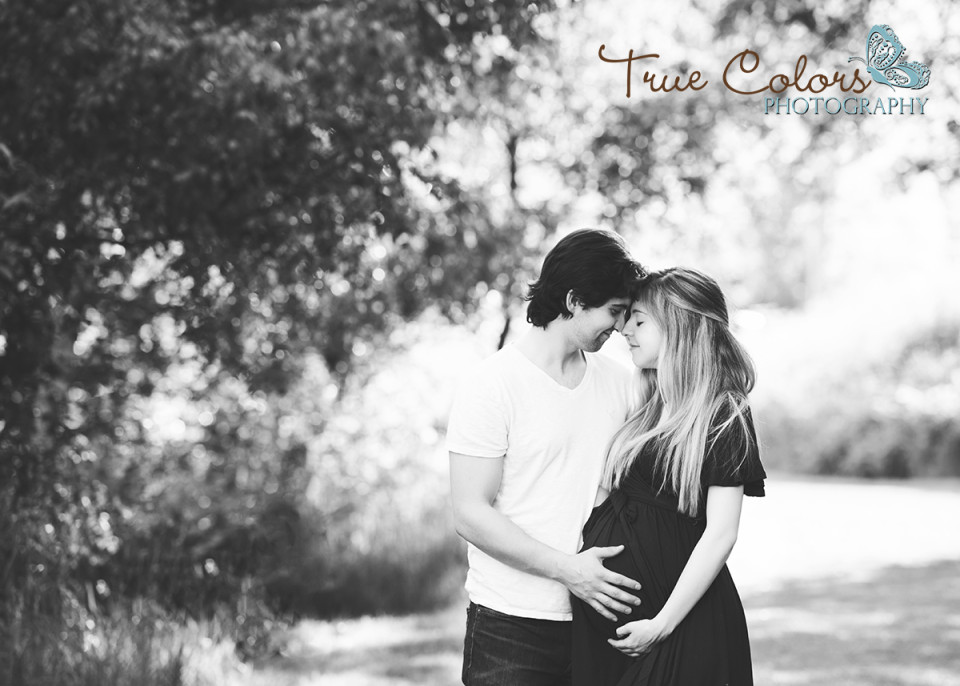 Maternity Photographer Abbotsford fraser valley studio outdoor