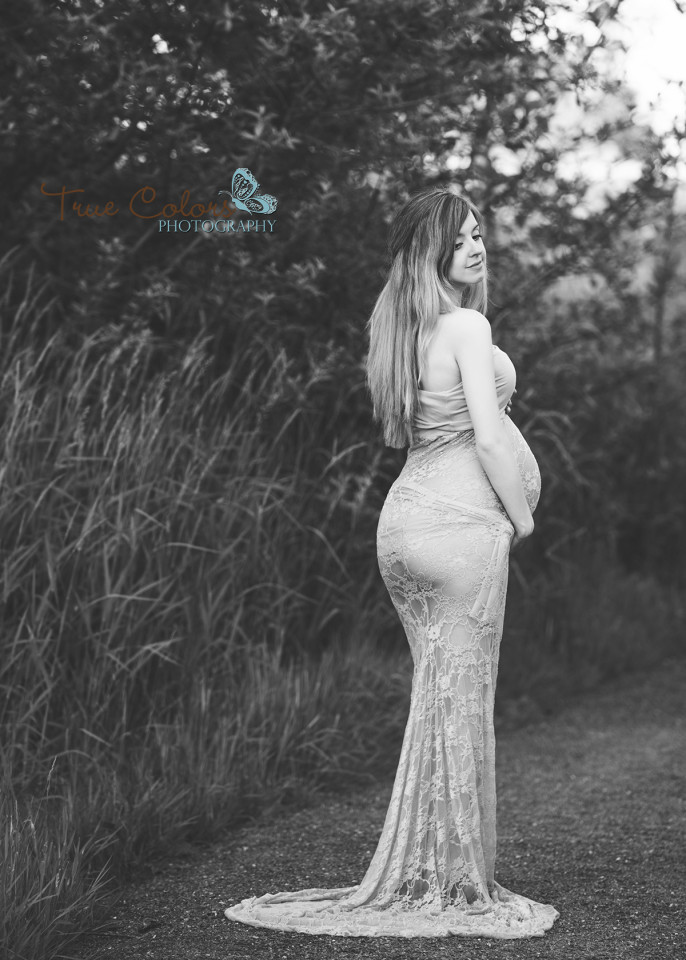 Maternity Photographer Abbotsford fraser valley studio outdoor