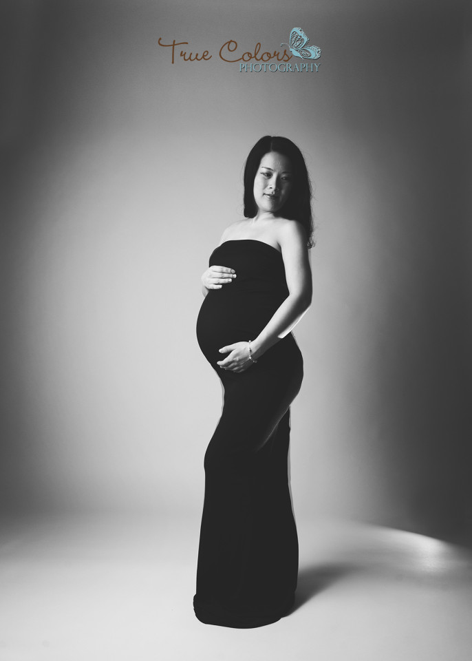 Maternity Photographer Abbotsford fraser valley studio and outdoor baby bump photography