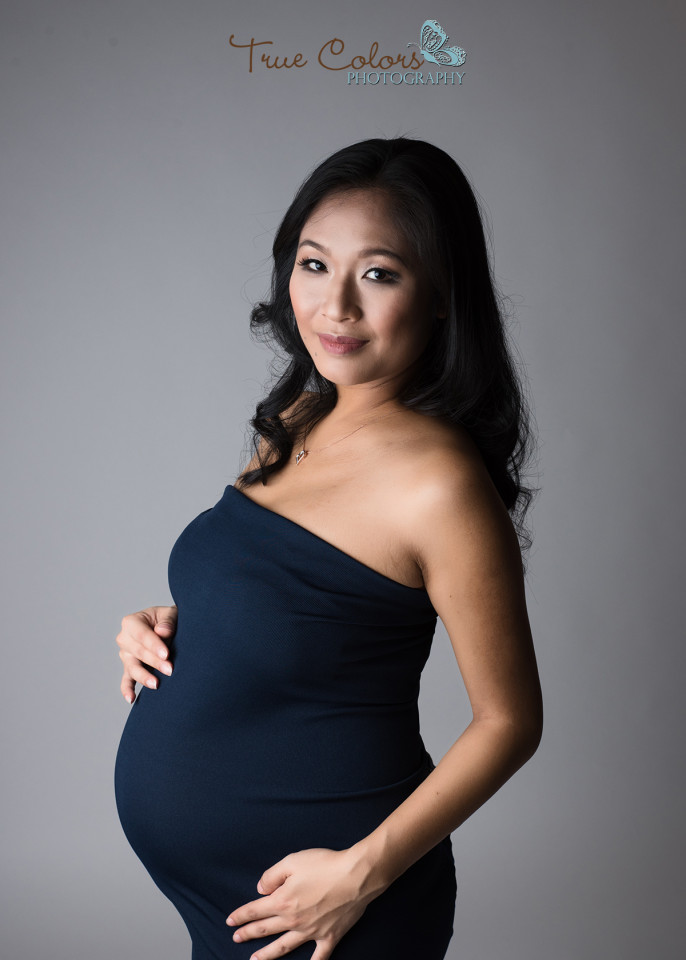 Maternity Photographer Abbotsford fraser valley studio and outdoor baby bump photography