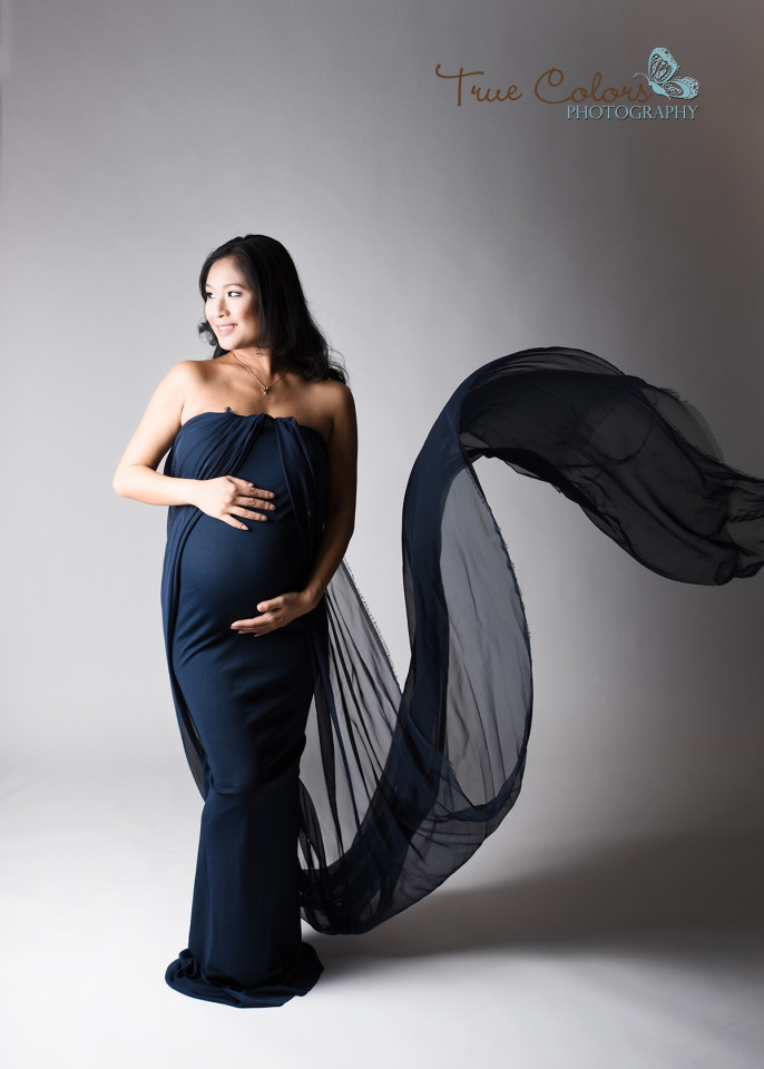 Maternity Photographer Abbotsford fraser valley studio and outdoor baby bump photography