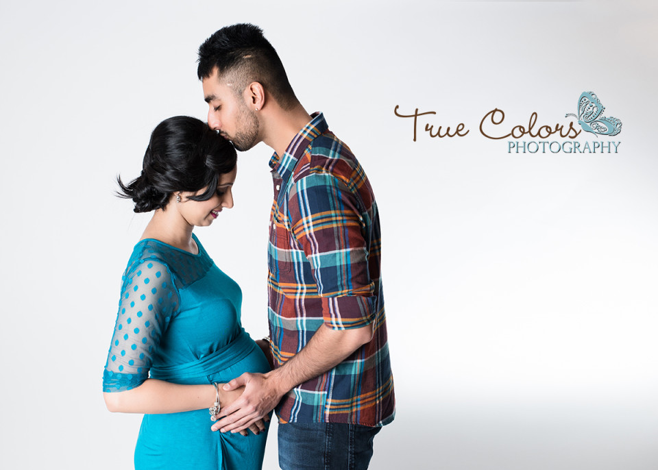 Maternity Photographer Abbotsford fraser valley studio and outdoor baby bump photography